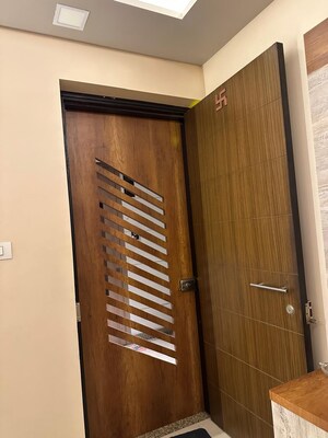 Furnished Amenities in 3 BHK Apartment at Hiranandani Highland, Powai – for Rent