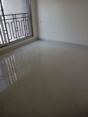 Room in 2 BHK Apartment at Crystal Paradise Residences, Andheri East – for Sale