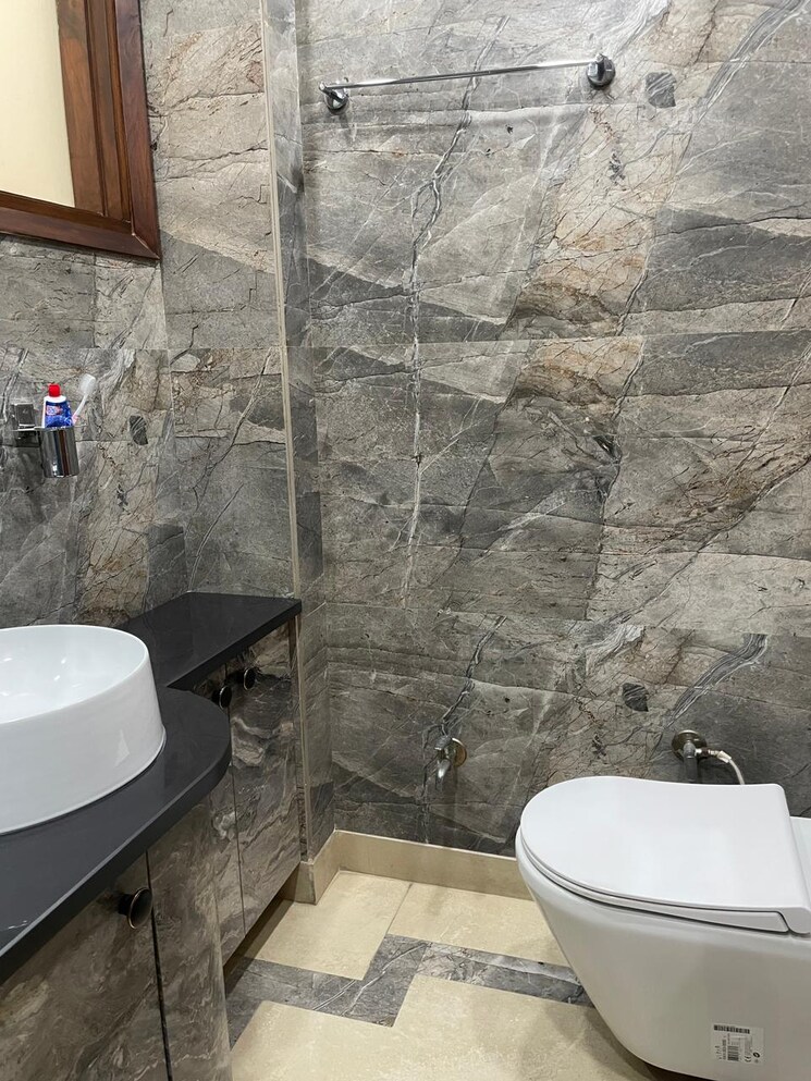 Bathroom, rajouri garden 3 Bedroom 1800 Sq.Ft. Builder Floor In Rajouri Garden Delhi 9668515