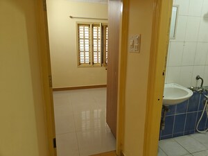 Room in 1 BHK Apartment at Ejipura – for Rent