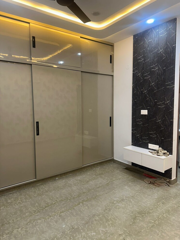 Room, rajouri garden 3 Bedroom 1800 Sq.Ft. Builder Floor In Rajouri Garden Delhi 9668552