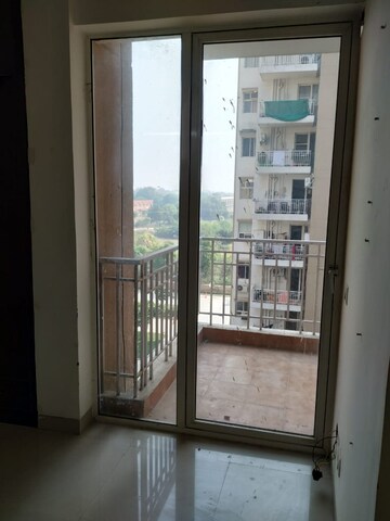 Room in 2 BHK Apartment at Puri Pratham, Sector 84 – for Sale