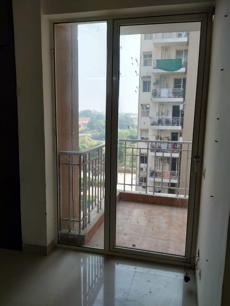 Room, puri-pratham 2 Bedroom 1100 Sq.Ft. Apartment In Sector 84 Faridabad 9668554