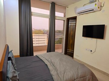 Bedroom in 2 BHK Builder Floor at Greenwood City, Sector 40 – for Rent