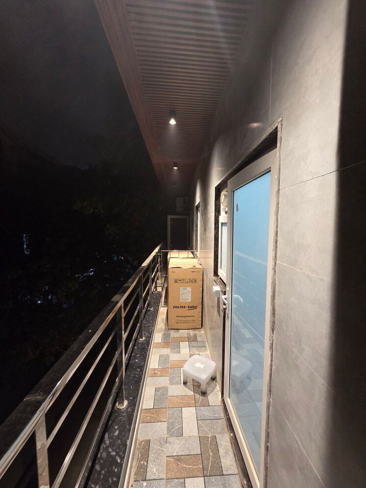 Balcony, mohit-house 1 Bedroom 600 Sq.Ft. Builder Floor In Sushant Lok I Gurgaon 9668580