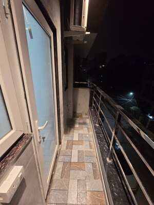Master Bedroom in 1 RK Builder Floor at Mohit House, Sushant Lok I – for Rent
