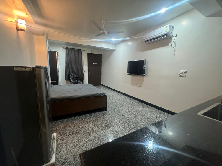 Living Room, queens-plaza 1 RK 460 Sq.Ft. Builder Floor In Sector 43 Gurgaon 9668607