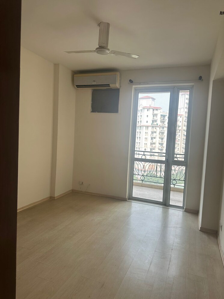 Room, dlf-westend-heights 4 Bedroom 2700 Sq.Ft. Apartment In Sector 53 Gurgaon 9668669