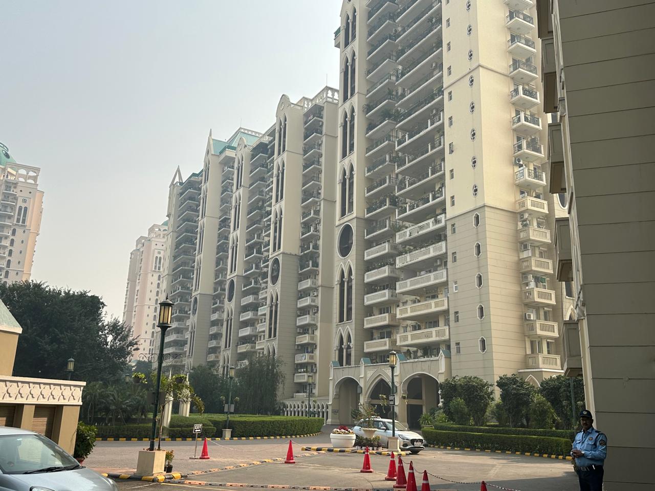 4 BHK + Extra Room 2700 Sq.Ft. Apartment in DLF Westend Heights