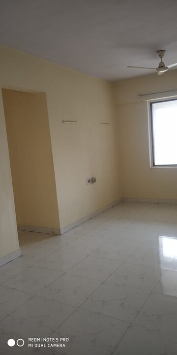 Room in 2 BHK Apartment at Parmar Square, Kharadi – for Rent