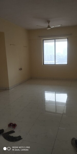 Room in 2 BHK Apartment at Parmar Square, Kharadi – for Rent