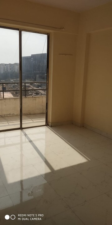 Room in 2 BHK Apartment at Parmar Square, Kharadi – for Rent