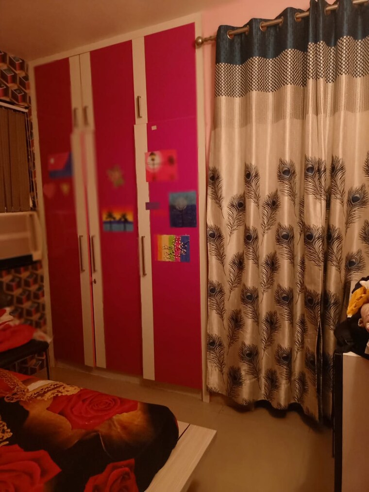 Room, puri-pratham 3 Bedroom 1400 Sq.Ft. Apartment In Sector 84 Faridabad 9668627