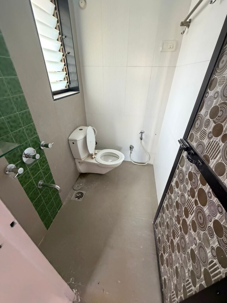 Bathroom, wadhwa-tw-gardens 2.5 Bedroom 1150 Sq.Ft. Apartment In Kandivali East Mumbai 9668650