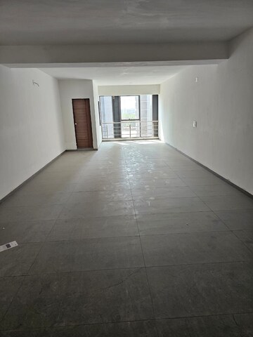 Room in  Office Space at Gota – for Rent