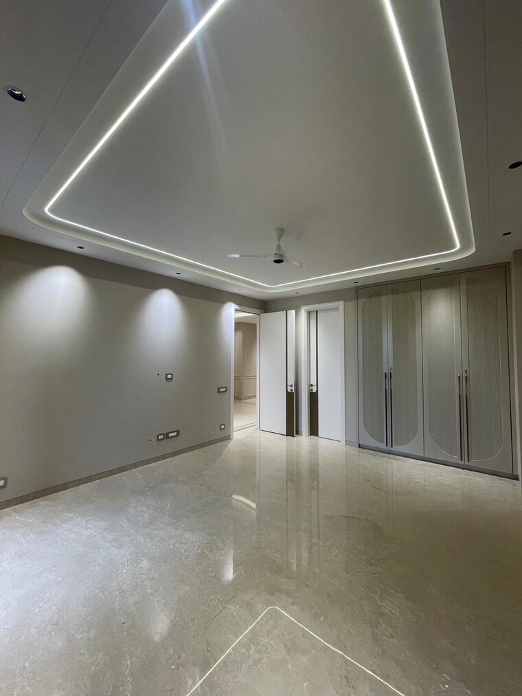 Room, panchsheel park 4 Bedroom 462 Sq.Yd. Builder Floor In Panchsheel Park Delhi 9668676