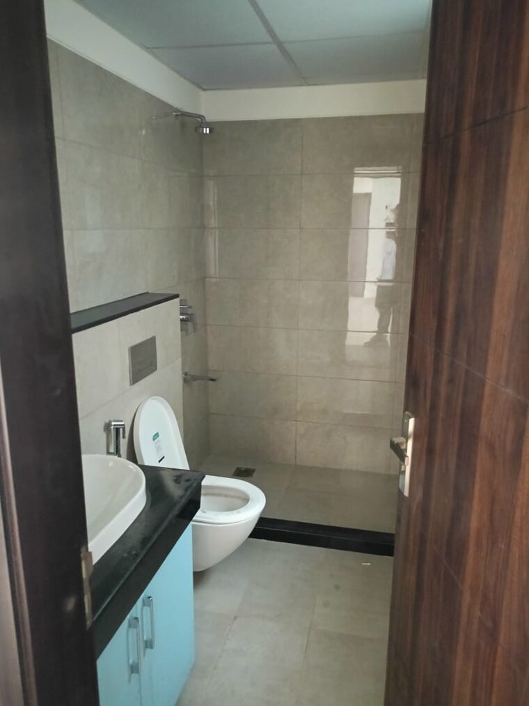 Bathroom, adani-samsara 3 Bedroom 300 Sq.Ft. Builder Floor In Sector 60 Gurgaon 9668681