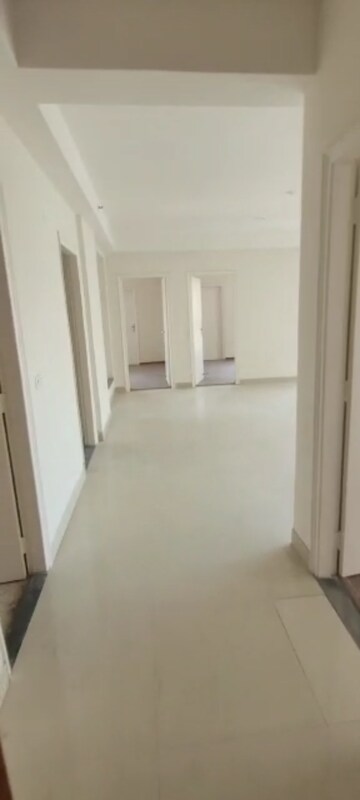 Room in 2 BHK Apartment at Signature Orchard Avenue 2, Sector 93 – for Sale