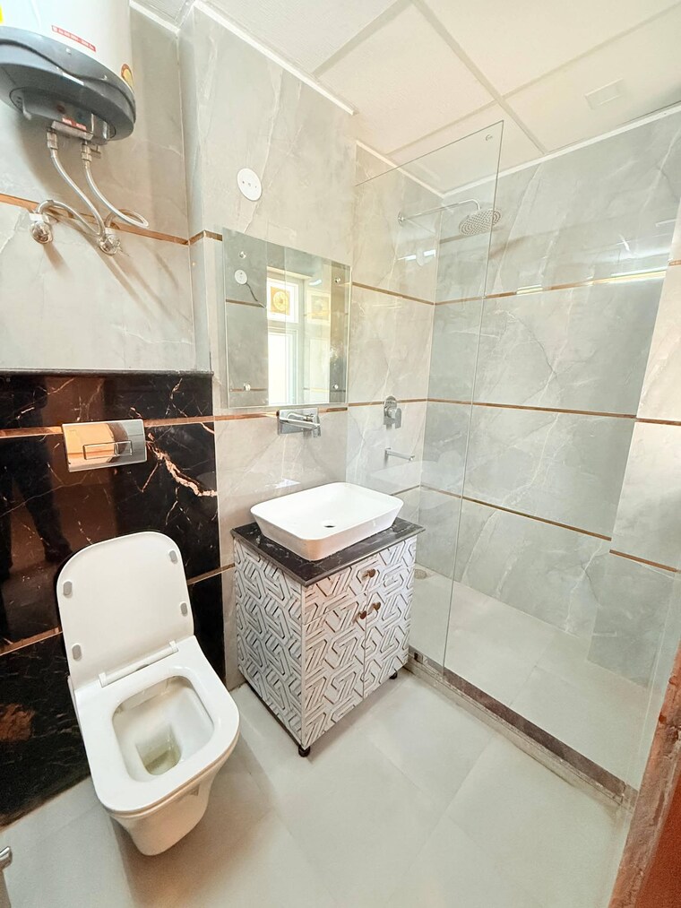 Attached Bathroom, saket 1 Bedroom 500 Sq.Ft. Apartment In Saket Delhi 9668699