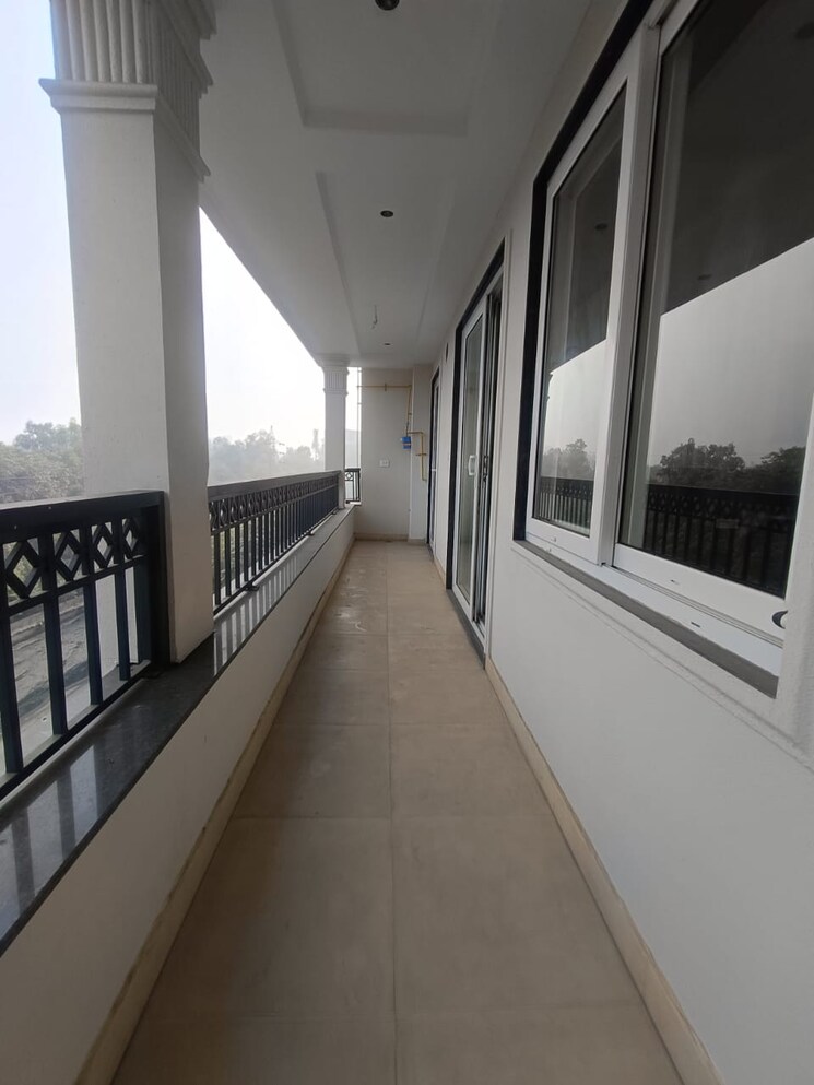 Balcony, janakpuri 3 Bedroom 1800 Sq.Ft. Builder Floor In Janakpuri Delhi 9668728