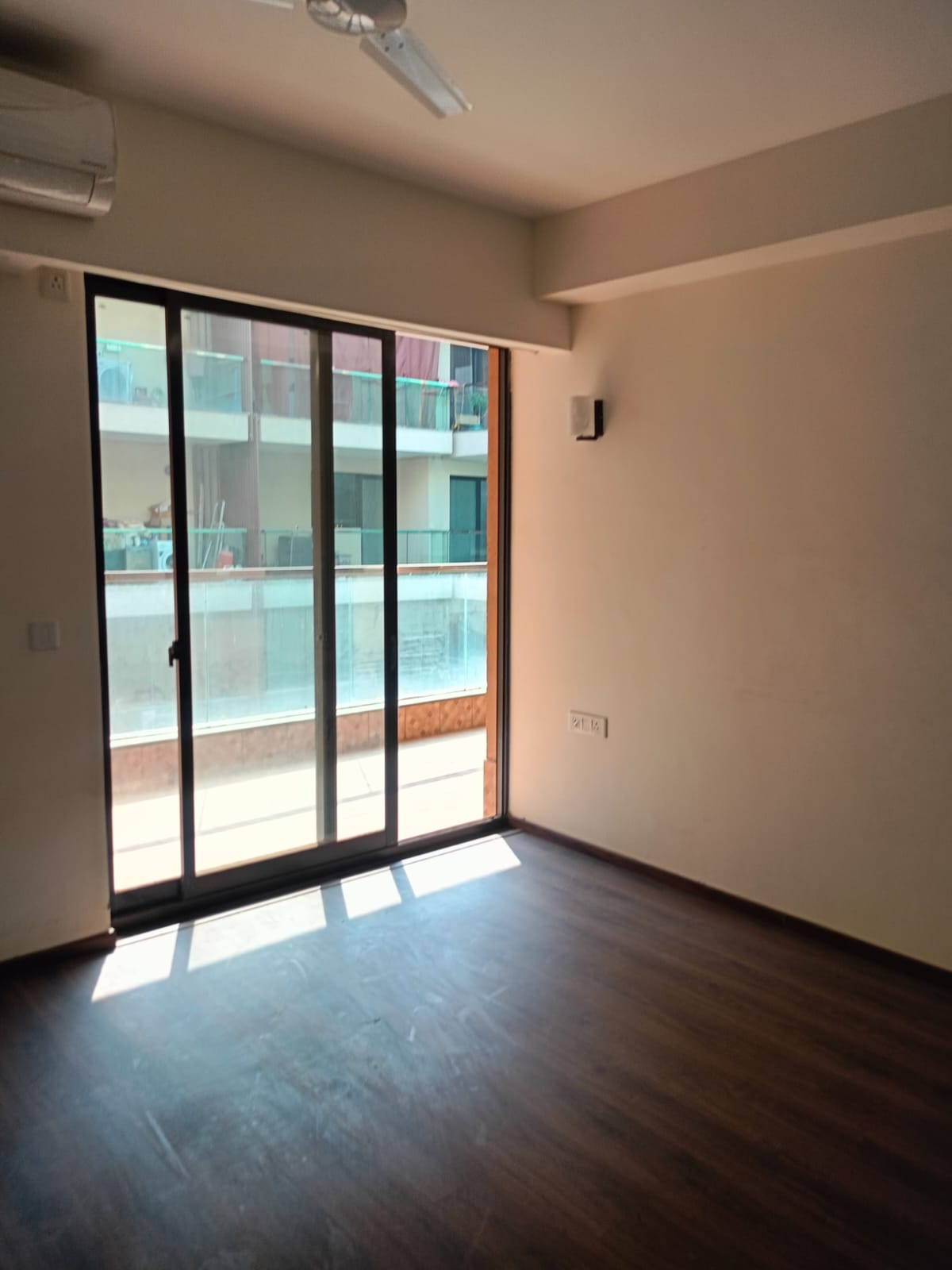 3 BHK + Pooja Room Apartment For Rent in Mahindra Luminare