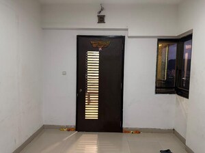 Room in 1 BHK Apartment at Lodha Casa Royale, Balkum Pada – for Sale