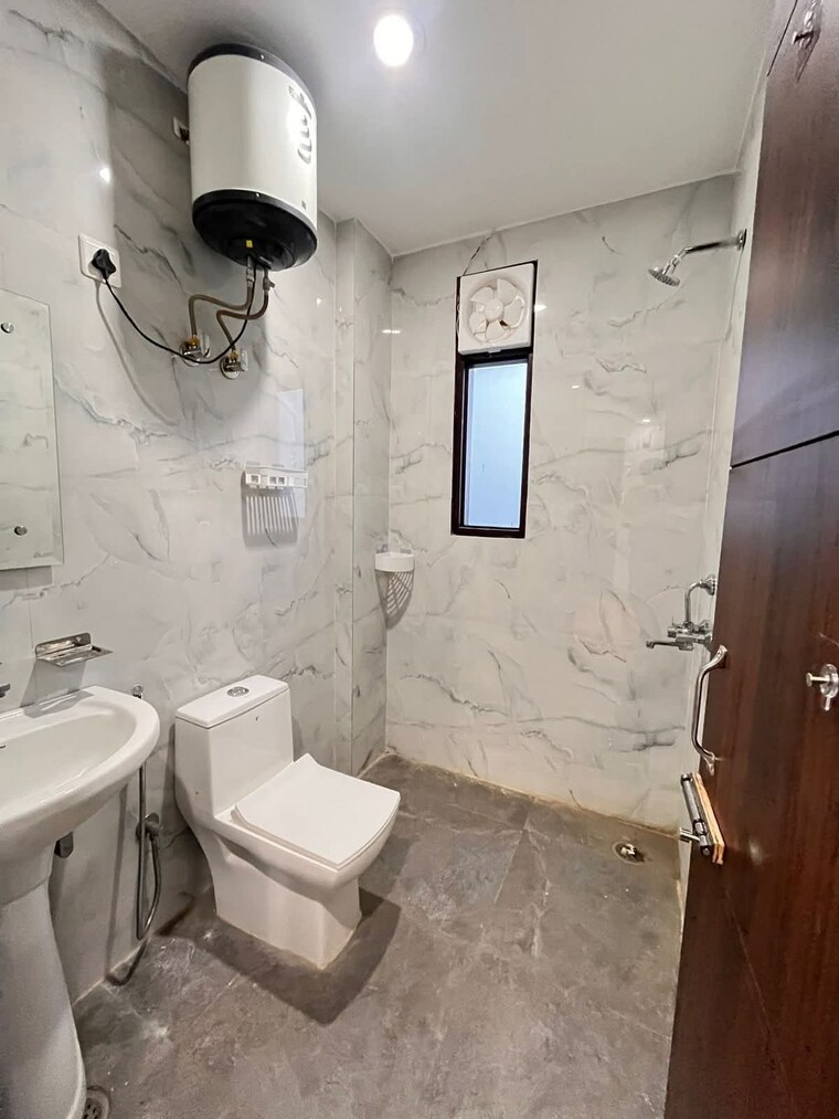 Bathroom, saket 1 Bedroom 500 Sq.Ft. Apartment In Saket Delhi 9668752