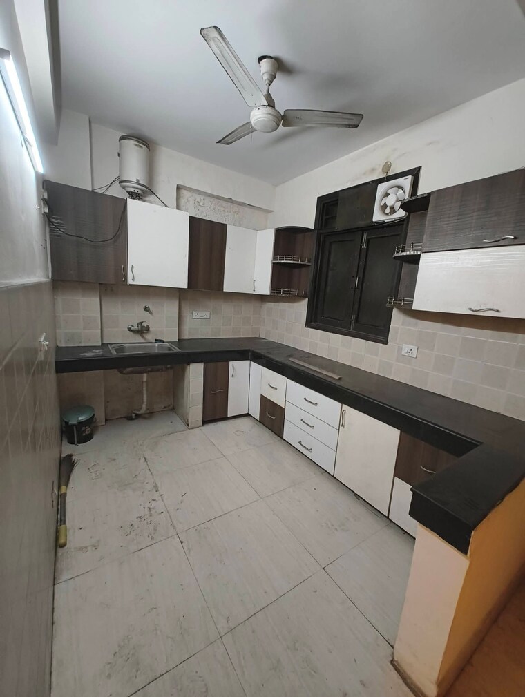 Kitchen, chattarpur 3 Bedroom 1500 Sq.Ft. Apartment In Chattarpur Delhi 9668743