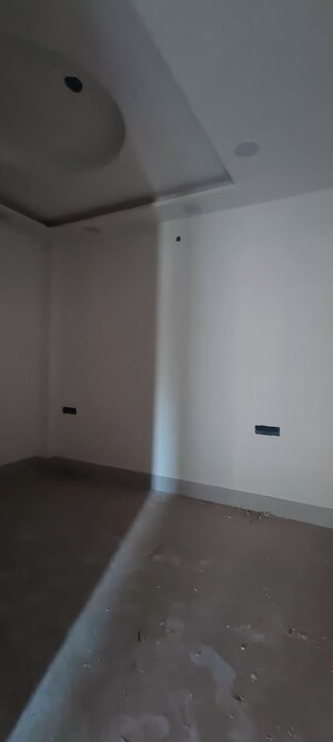 Room in 3 BHK Builder Floor at Rohini Sector 25 – for Sale