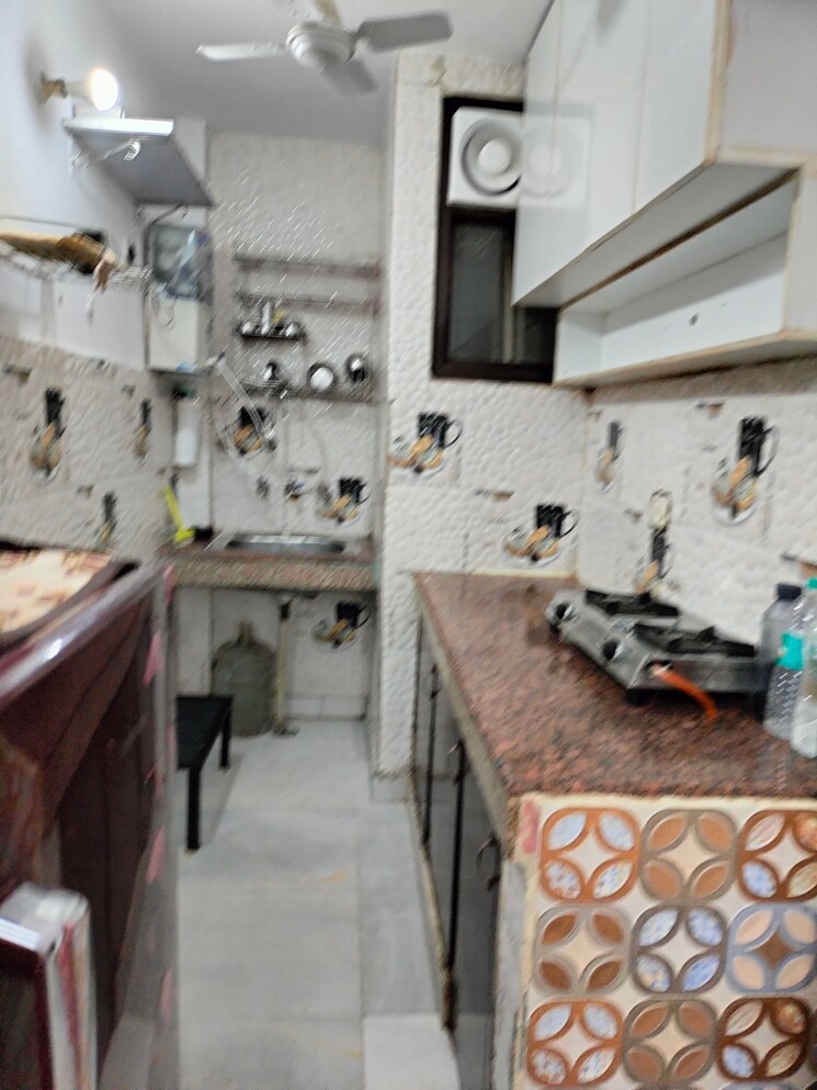 Kitchen, khirki extension 1 Bedroom 500 Sq.Ft. Apartment In Khirki Extension Delhi 9668740