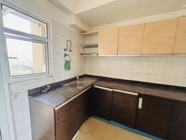 Kitchen, unitech-uniworld-gardens 3 Bedroom 2476 Sq.Ft. Apartment In Sector 47 Gurgaon 9668775