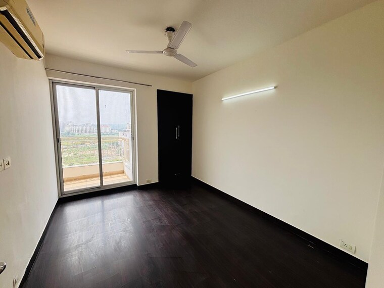 Room, unitech-uniworld-gardens 3 Bedroom 2476 Sq.Ft. Apartment In Sector 47 Gurgaon 9668775