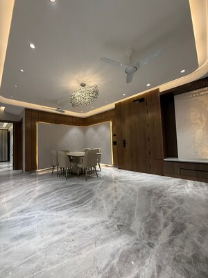 Room in 4 BHK Builder Floor at Nirvana Courtyard, Sector 50 – for Sale