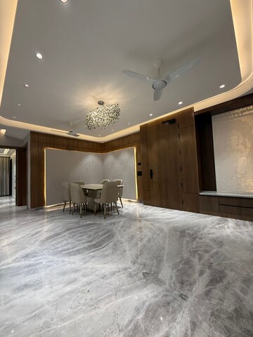 Room in 4 BHK Builder Floor at Nirvana Courtyard, Sector 50 – for Sale