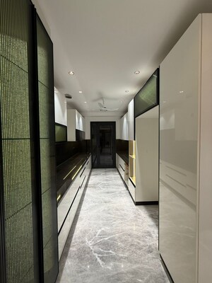 Building Lobby in 4 BHK Builder Floor at Nirvana Courtyard, Sector 50 – for Sale