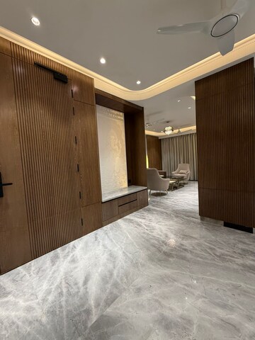 Room in 4 BHK Builder Floor at Nirvana Courtyard, Sector 50 – for Sale