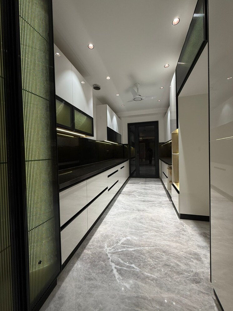 Kitchen, nirvana-courtyard 4 Bedroom 2400 Sq.Ft. Builder Floor In Sector 50 Gurgaon 9668769