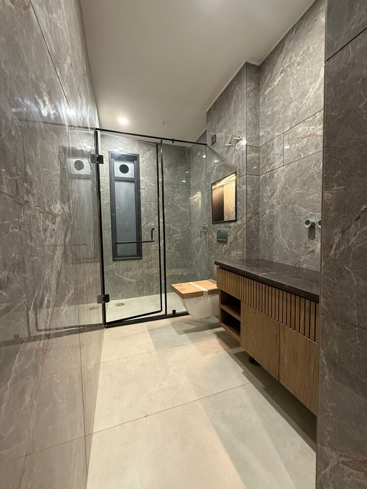 Bathroom, nirvana-courtyard 4 Bedroom 2400 Sq.Ft. Builder Floor In Sector 50 Gurgaon 9668769