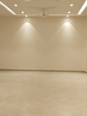 Room in 5 BHK Penthouse at Safdarjung Enclave – for Rent