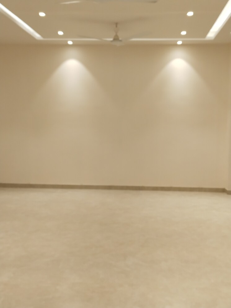 Room, safdarjung enclave 5 Bedroom 5000 Sq.Ft. Penthouse In Safdarjung Enclave Delhi 9668759