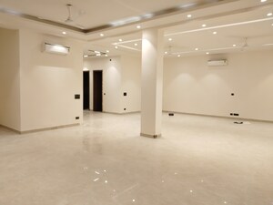 Room in 5 BHK Penthouse at Safdarjung Enclave – for Rent