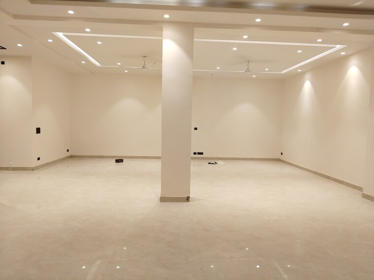 Room, safdarjung enclave 5 Bedroom 5000 Sq.Ft. Penthouse In Safdarjung Enclave Delhi 9668759