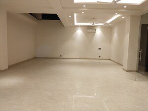 Room in 5 BHK Penthouse at Safdarjung Enclave – for Rent
