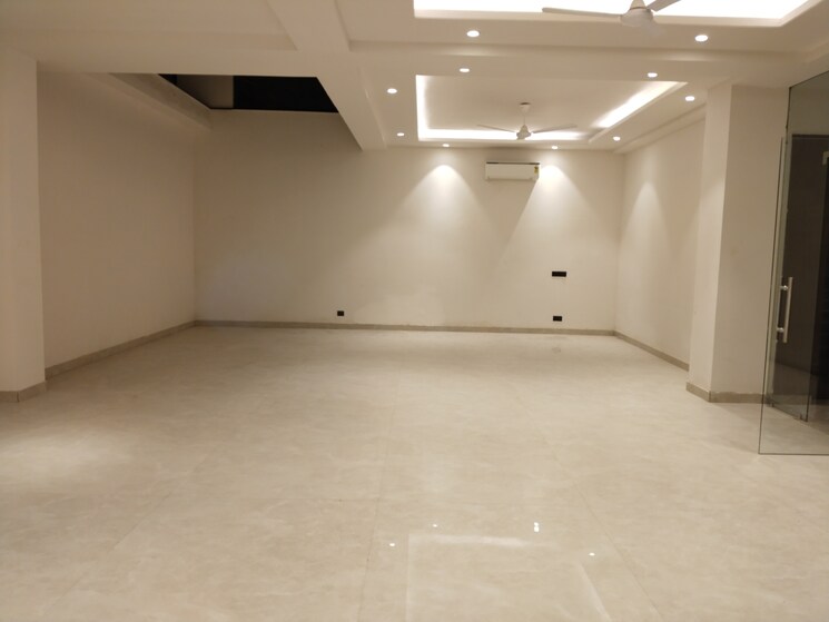 Room, safdarjung enclave 5 Bedroom 5000 Sq.Ft. Penthouse In Safdarjung Enclave Delhi 9668759