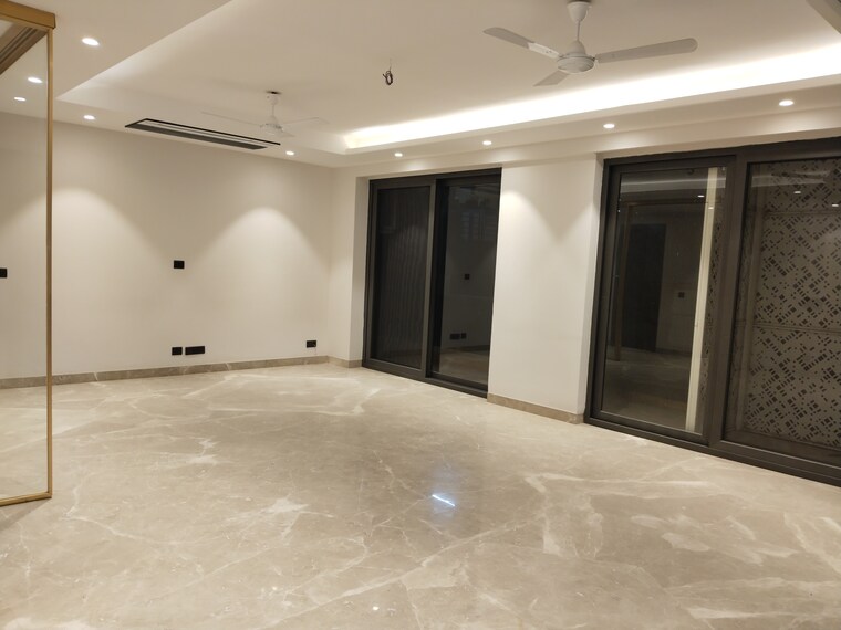 Room, safdarjung enclave 5 Bedroom 5000 Sq.Ft. Penthouse In Safdarjung Enclave Delhi 9668759