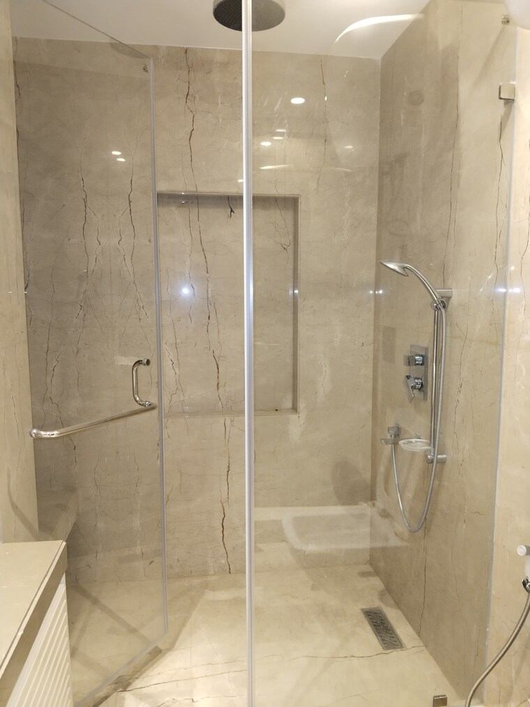 Bathroom, safdarjung enclave 5 Bedroom 5000 Sq.Ft. Penthouse In Safdarjung Enclave Delhi 9668759