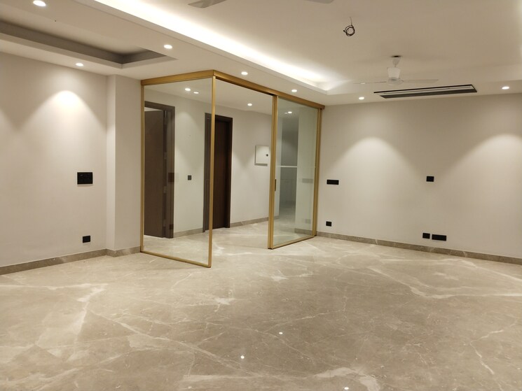 Room, safdarjung enclave 5 Bedroom 5000 Sq.Ft. Penthouse In Safdarjung Enclave Delhi 9668759