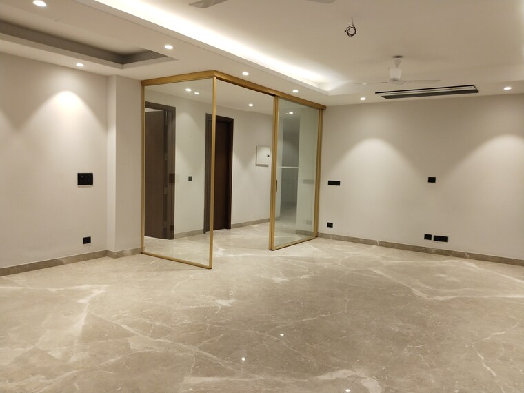 Room, safdarjung enclave 5 Bedroom 5000 Sq.Ft. Penthouse In Safdarjung Enclave Delhi 9668759