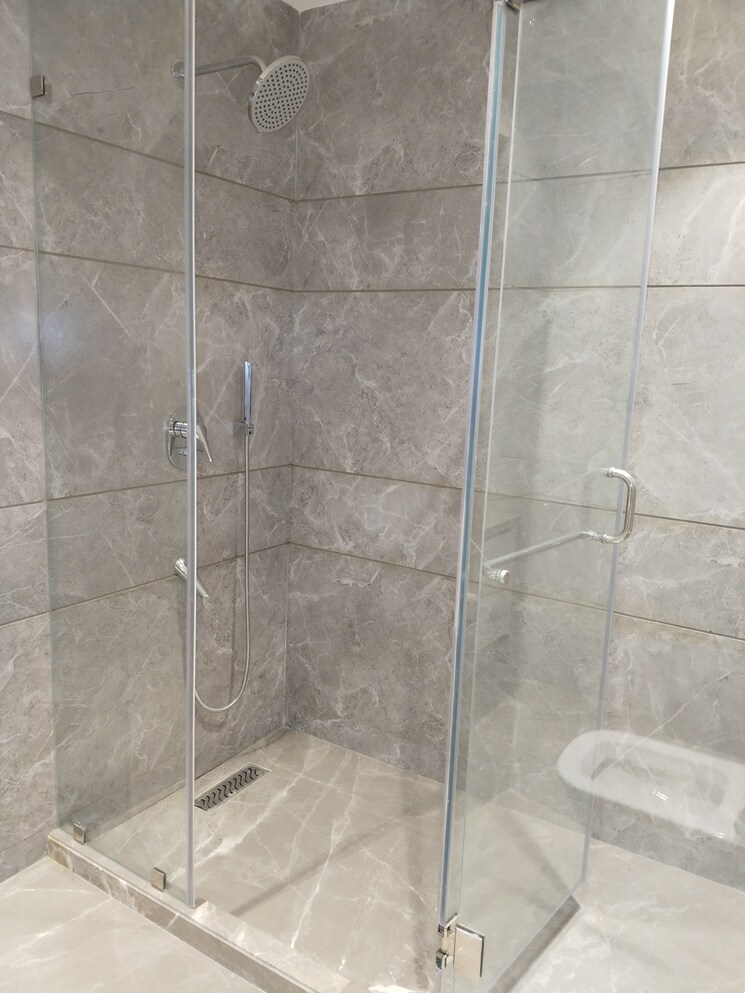 Bathroom, safdarjung enclave 5 Bedroom 5000 Sq.Ft. Penthouse In Safdarjung Enclave Delhi 9668759