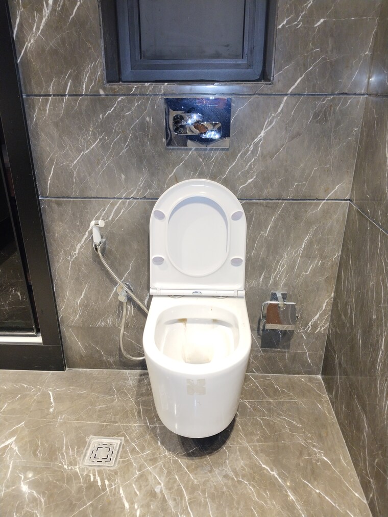 Bathroom, safdarjung enclave 5 Bedroom 5000 Sq.Ft. Penthouse In Safdarjung Enclave Delhi 9668759